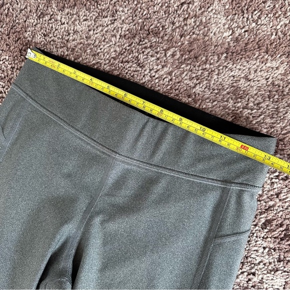 Under Armour Leggings Bundle - Picture 4 of 9